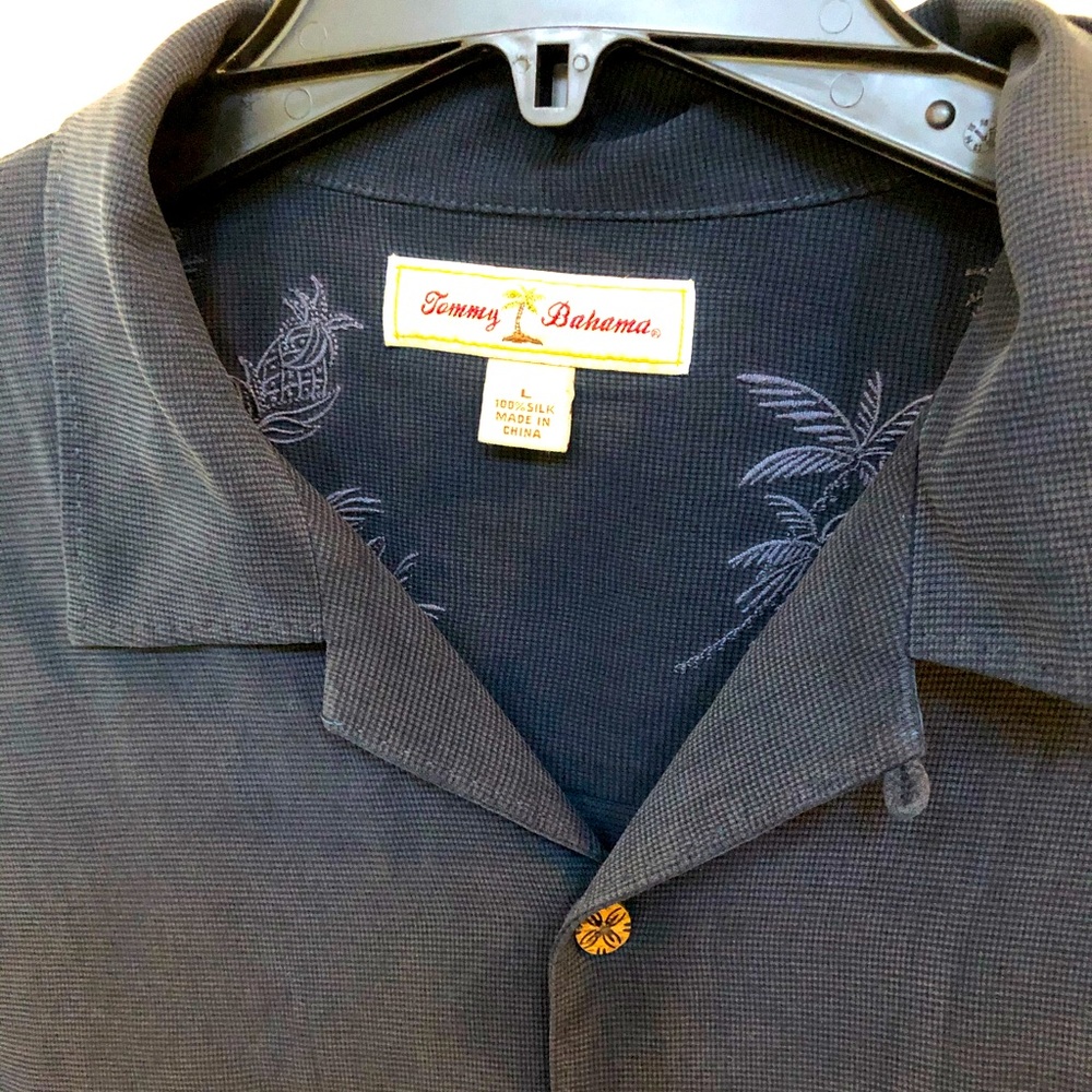 Tommy Bahama 100% Silk Button Down
